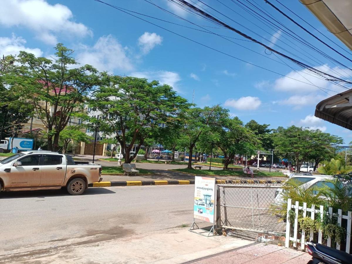 Green Garden Guesthouse กำปอต ภายนอก รูปภาพ